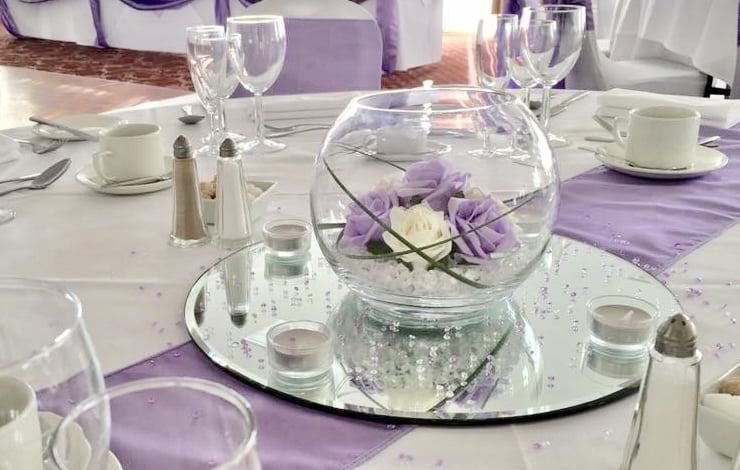 Medium fish bowl with rose posy